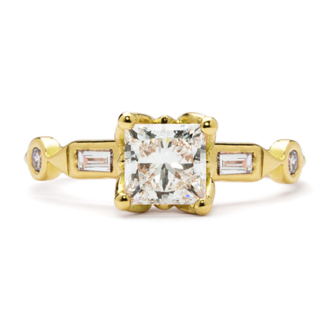 Bijou Engagement Ring with Princess Diamond in 18K Yellow Gold