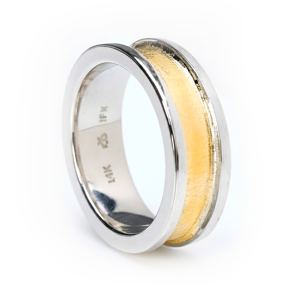 King's Mesa Wedding Ring w/ Square Borders in