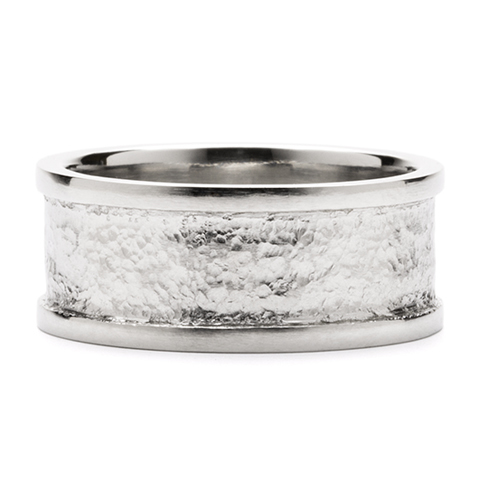 Kings Ring in Platinum in Hammered Finish