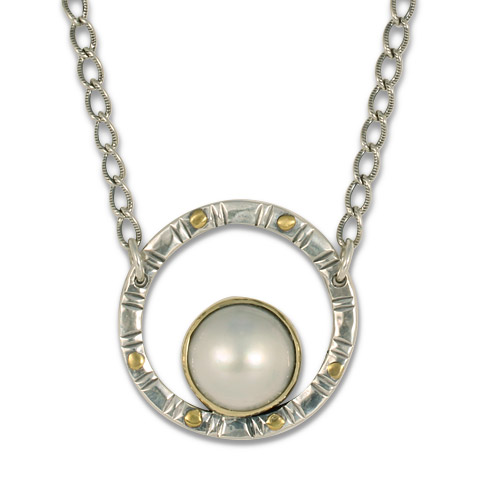 Mabe Circle Necklace in