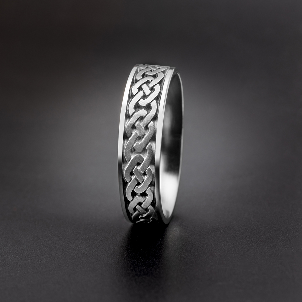 Narrow Celtic Link Wedding Ring in 18K White Gold