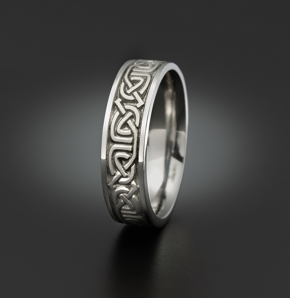 Narrow Labyrinth Wedding Ring in