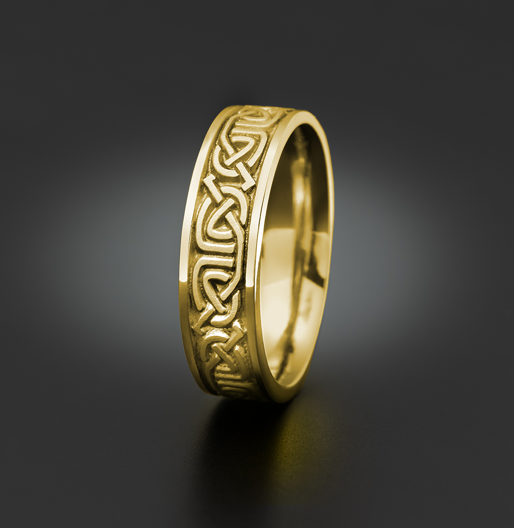 Narrow Labyrinth Wedding Ring in
