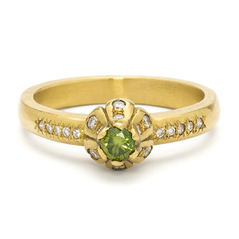 Tulip Engagement Ring in 18K Yellow Gold with Green Diamond