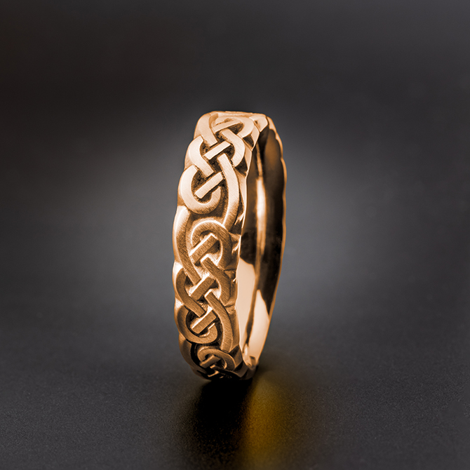 Wide Borderless Infinity Wedding Ring in 18K Rose Gold